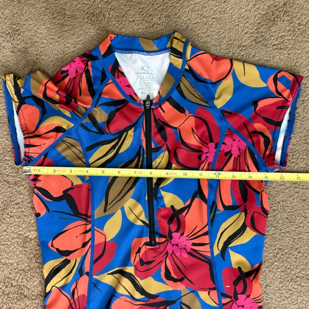 O'Neill Blue Orange Red Green Short Sleeve Swim Shirt Rash-guard Size M - Picture 7 of 7